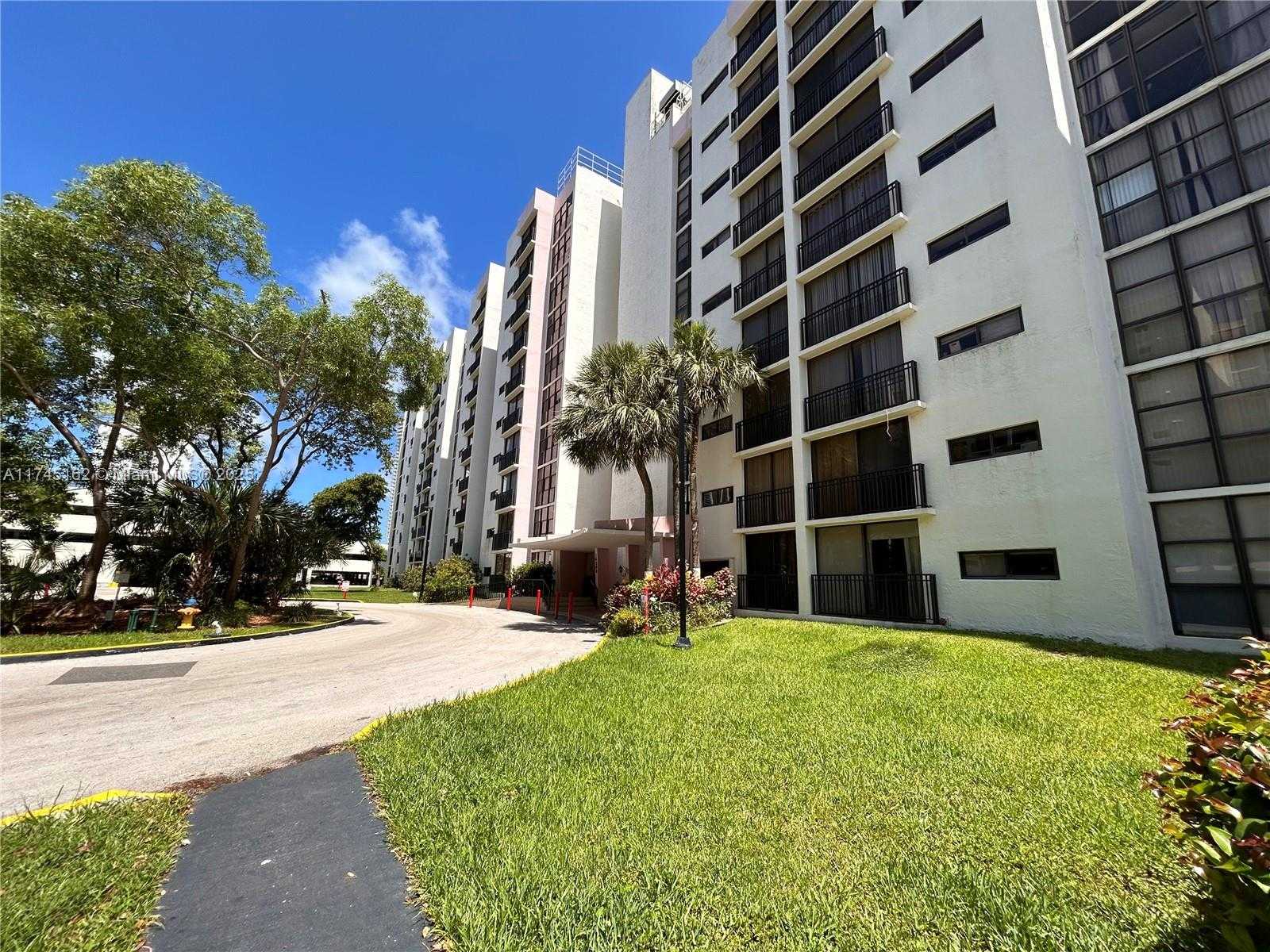 Small Image of 16909 NORTH BAY RD #320, Sunny Isles Beach Number 16