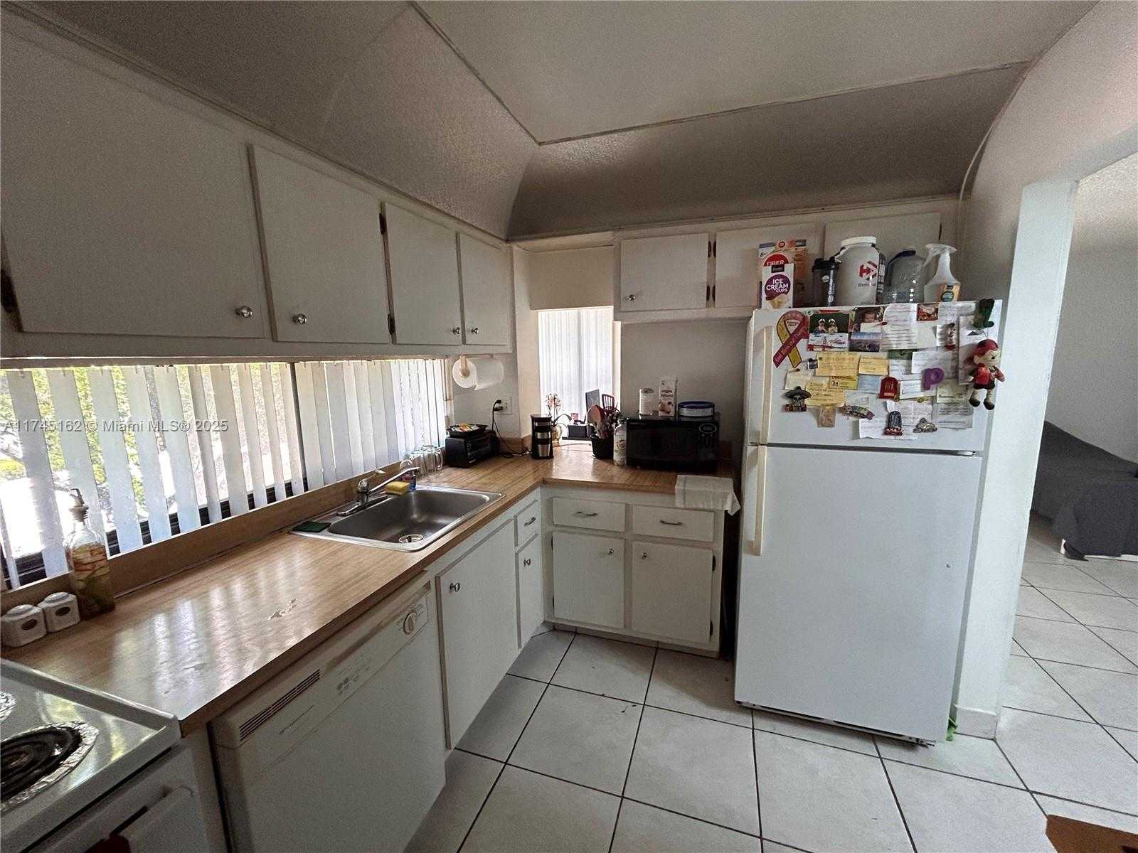 Small Image of 16909 NORTH BAY RD #320, Sunny Isles Beach Number 26