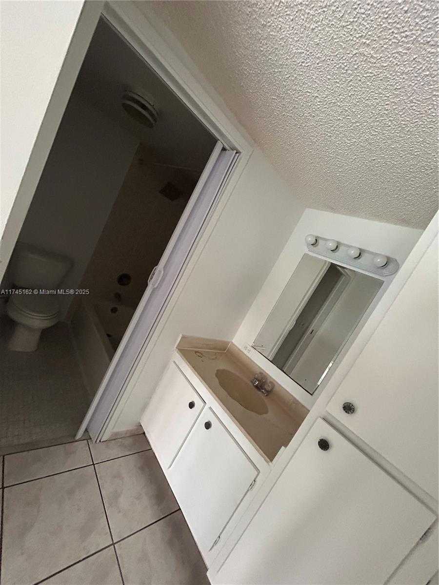 Small Image of 16909 NORTH BAY RD #320, Sunny Isles Beach Number 31