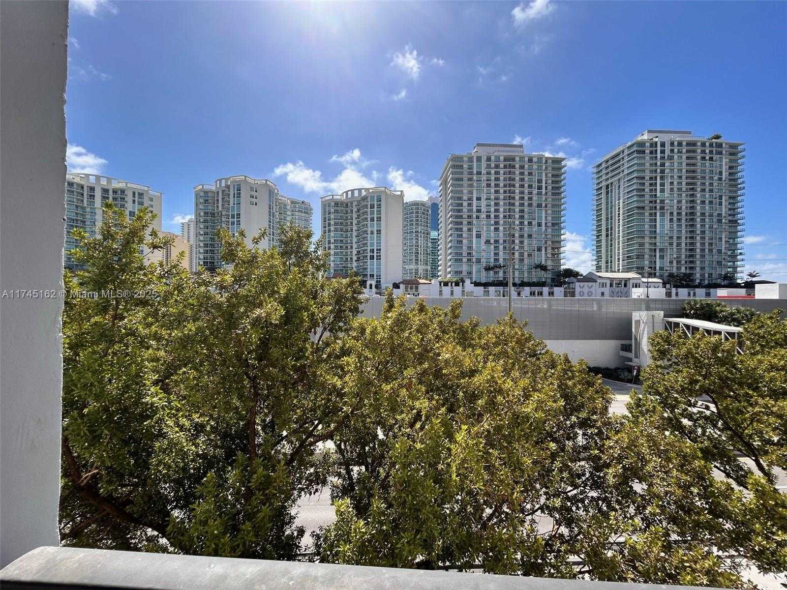 Small Image of 16909 NORTH BAY RD #320, Sunny Isles Beach Number 34