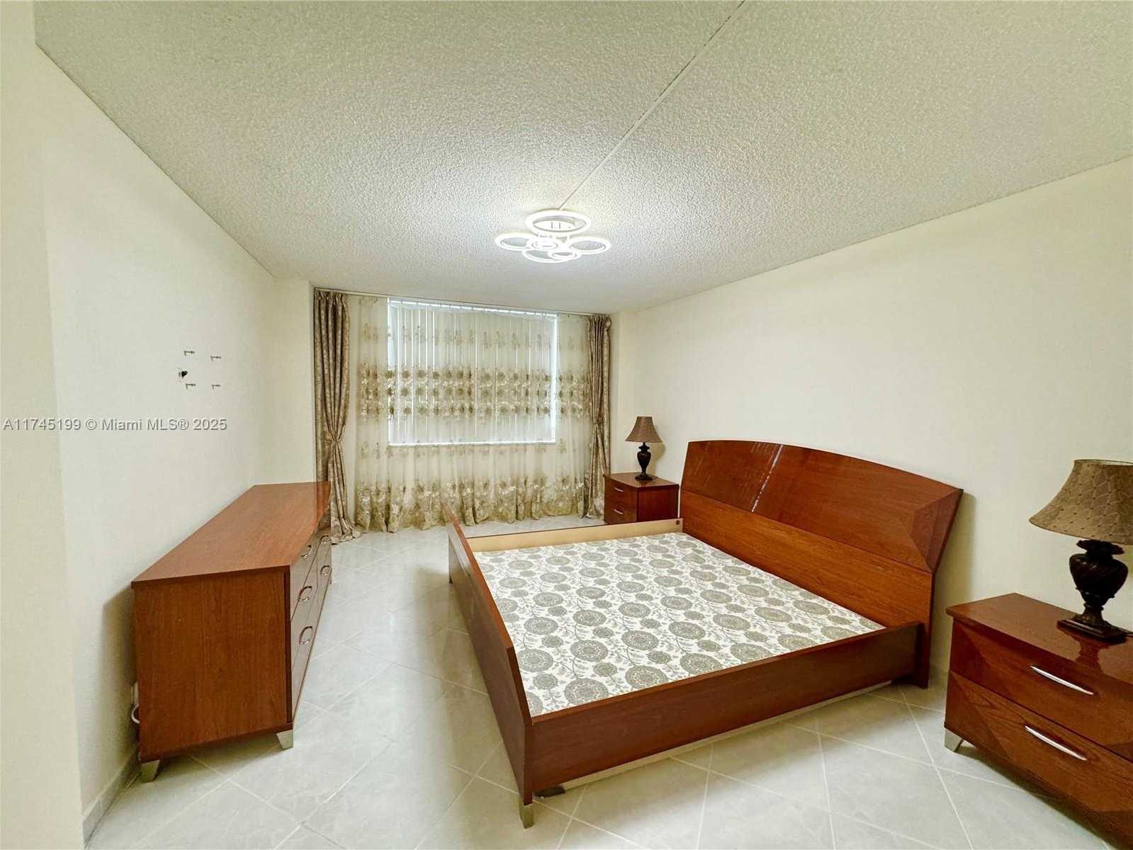 Small Image of 251 174 ST #1408, Sunny Isles Beach Number 12