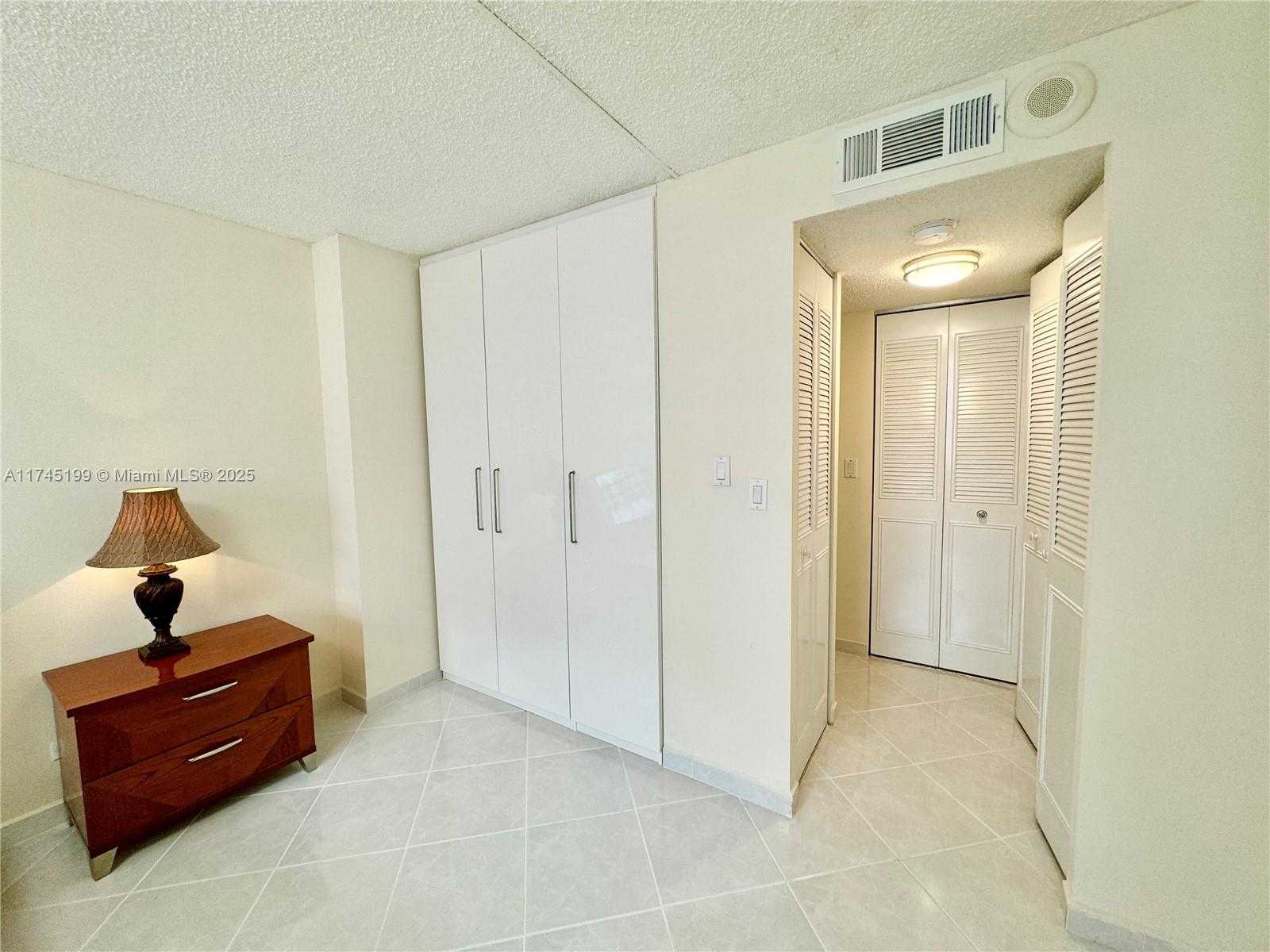 Small Image of 251 174 ST #1408, Sunny Isles Beach Number 14