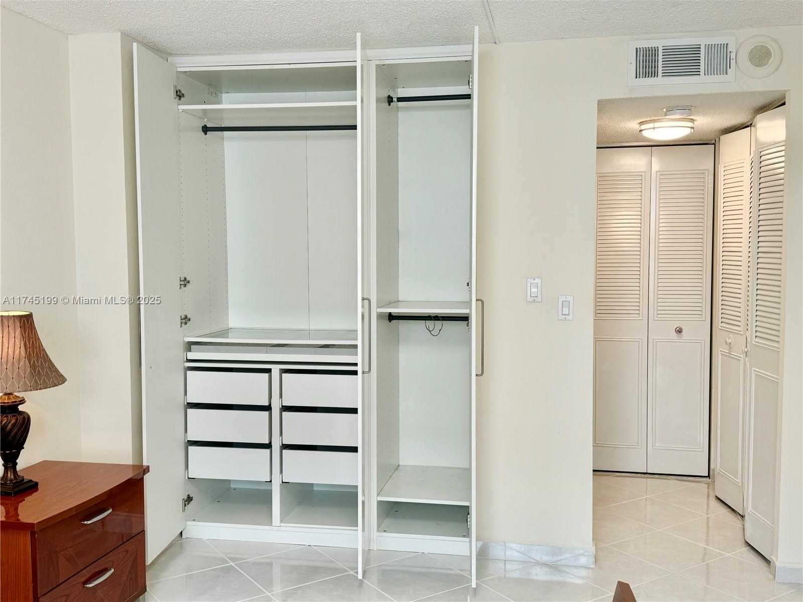 Small Image of 251 174 ST #1408, Sunny Isles Beach Number 16