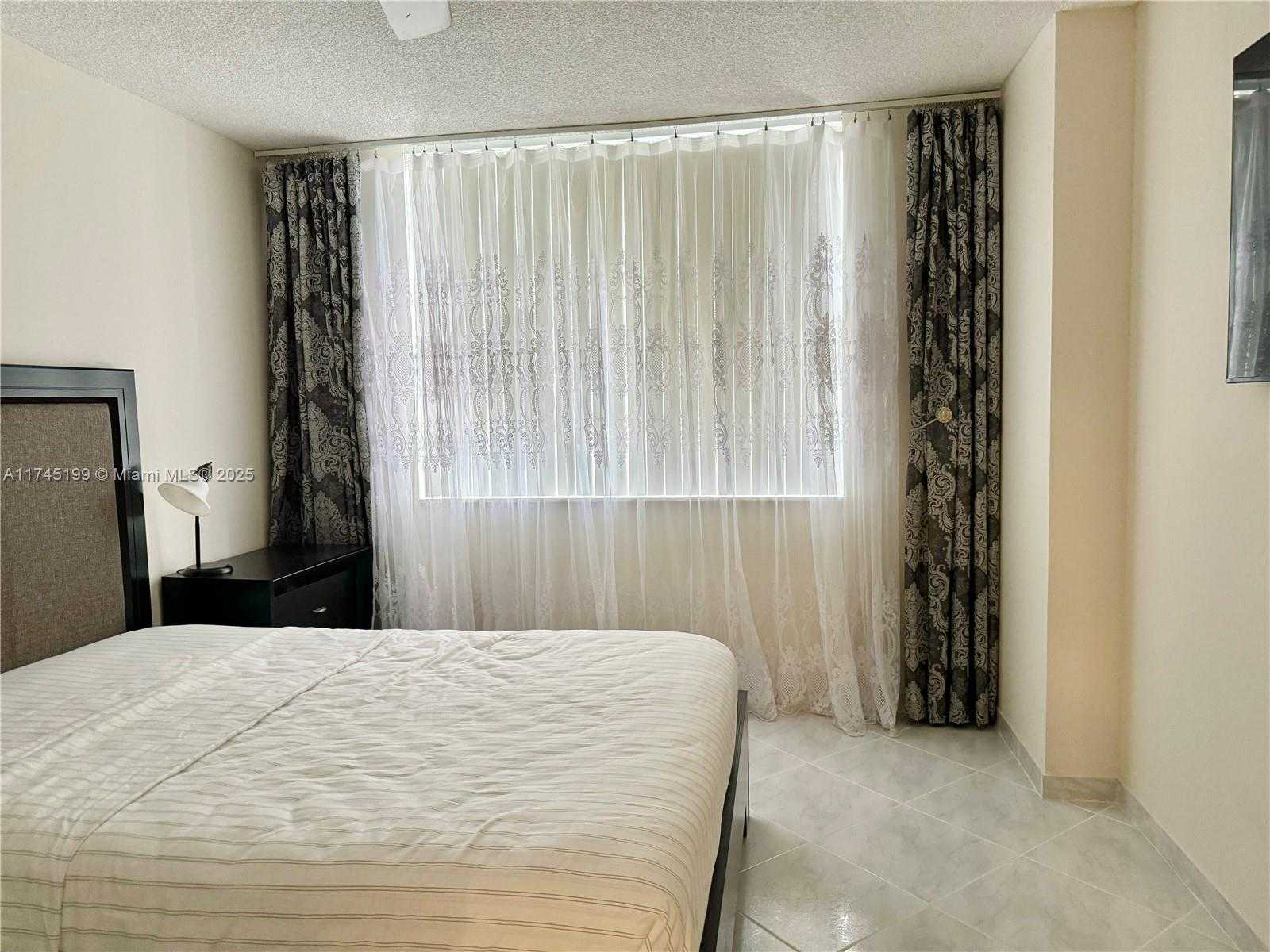 Small Image of 251 174 ST #1408, Sunny Isles Beach Number 20
