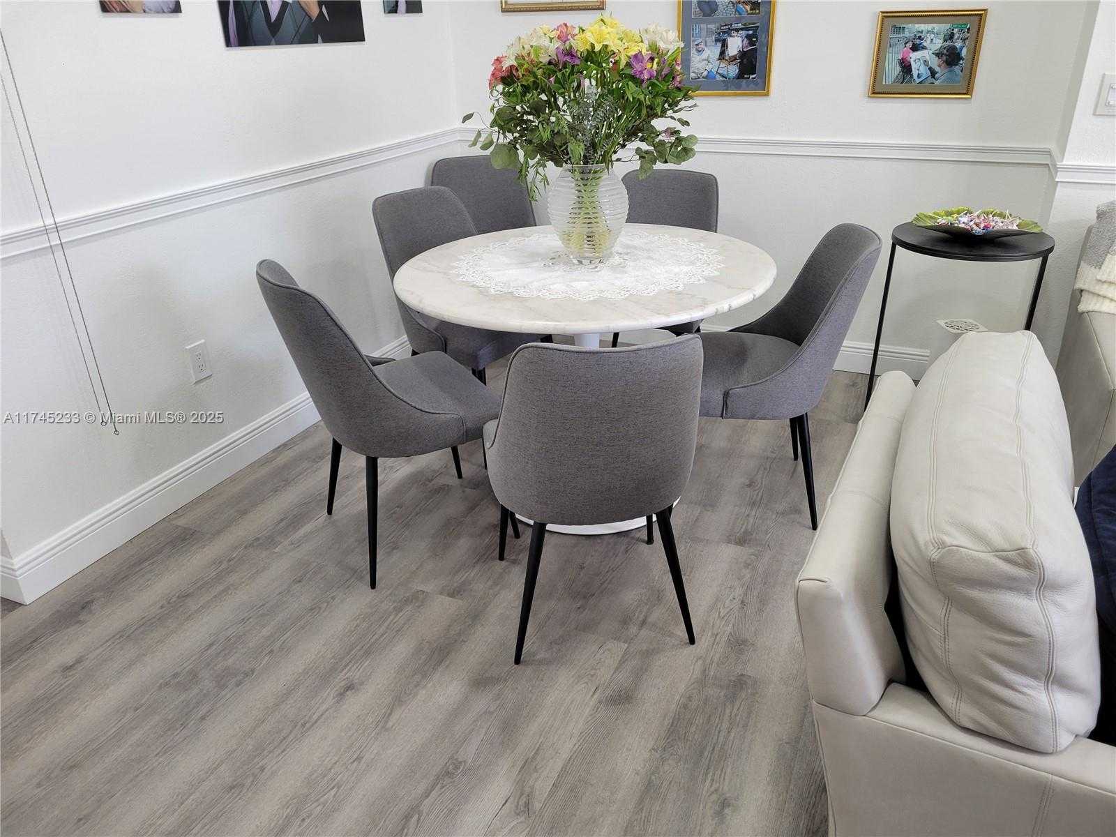 Small Image of 6061 Collins Ave, Miami Beach, FL 33141, USA Number 15