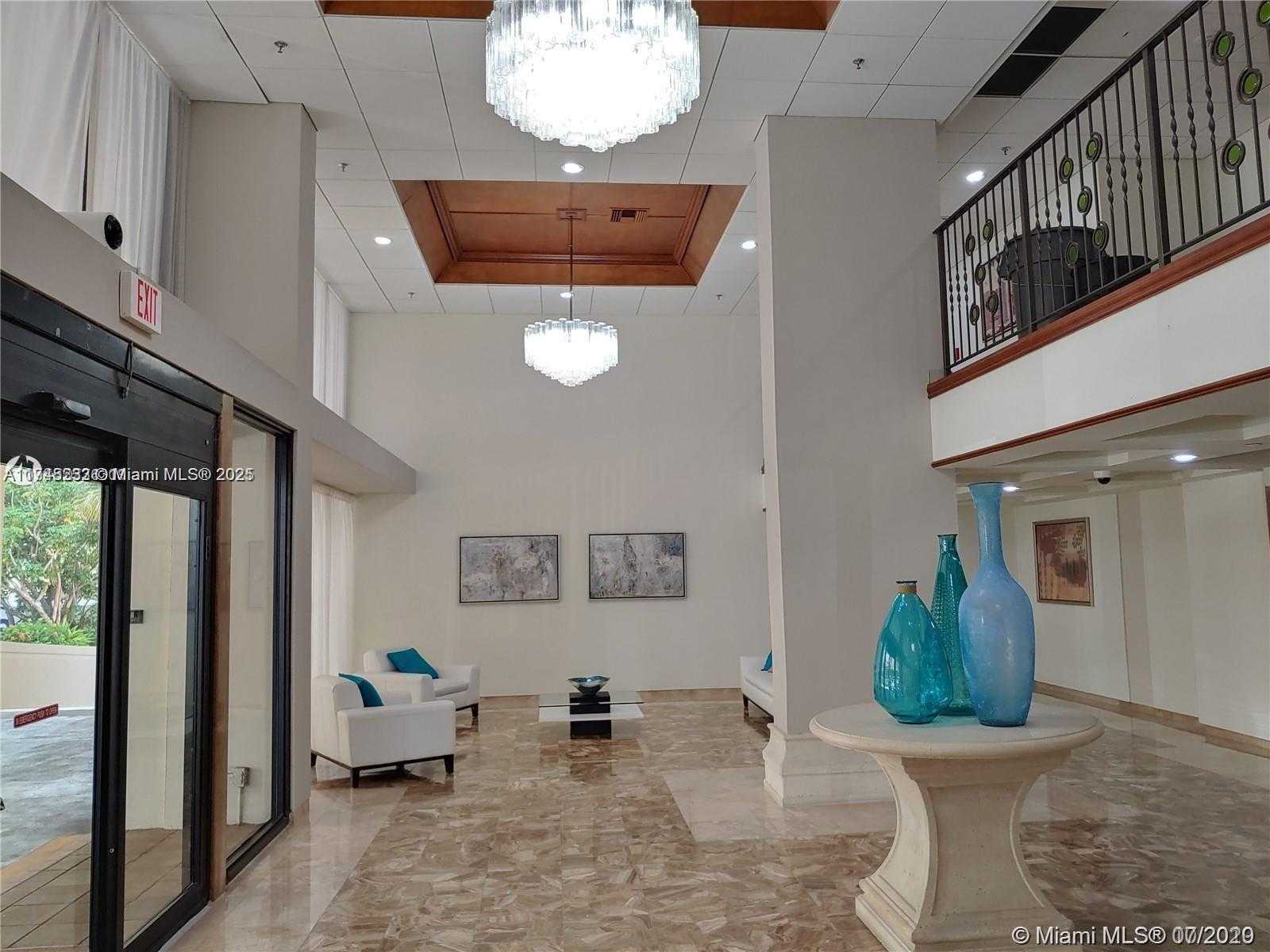 Small Image of 6061 Collins Ave, Miami Beach, FL 33141, USA Number 9