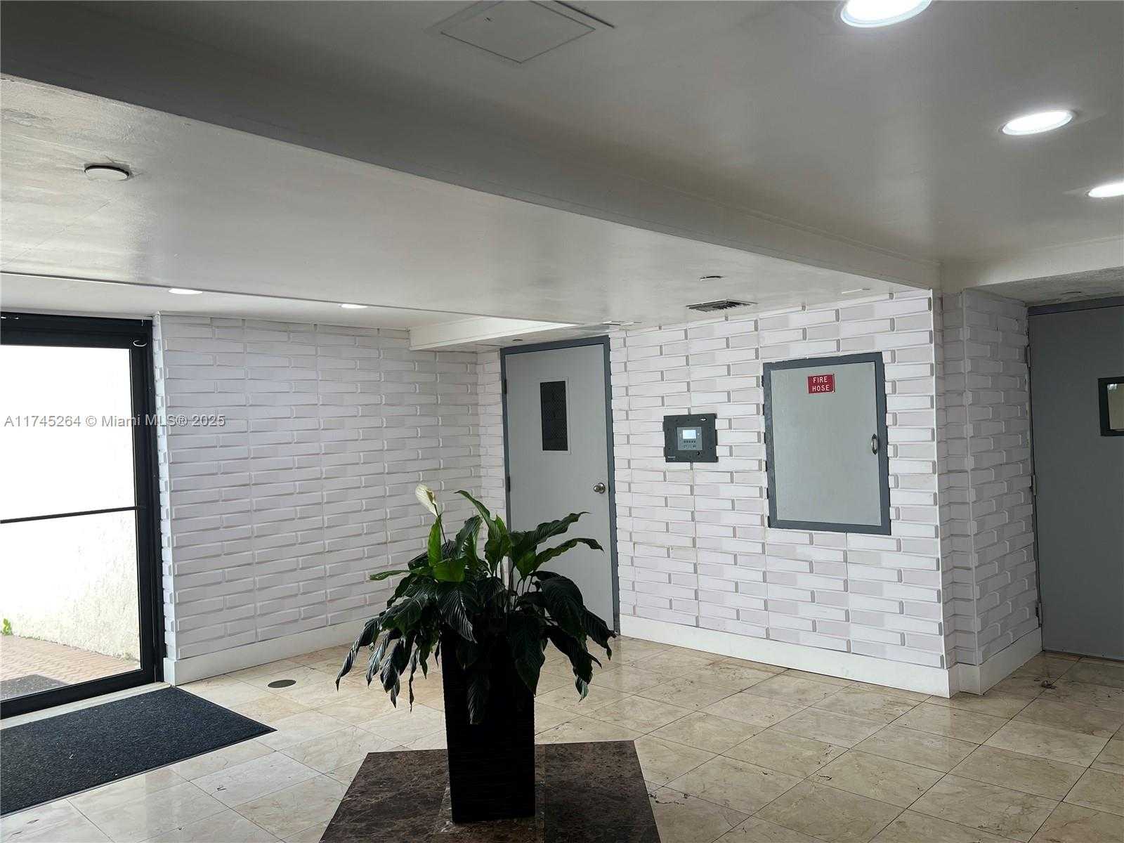 Small Image of 17011 NORTH BAY RD #111, Sunny Isles Beach Number 11