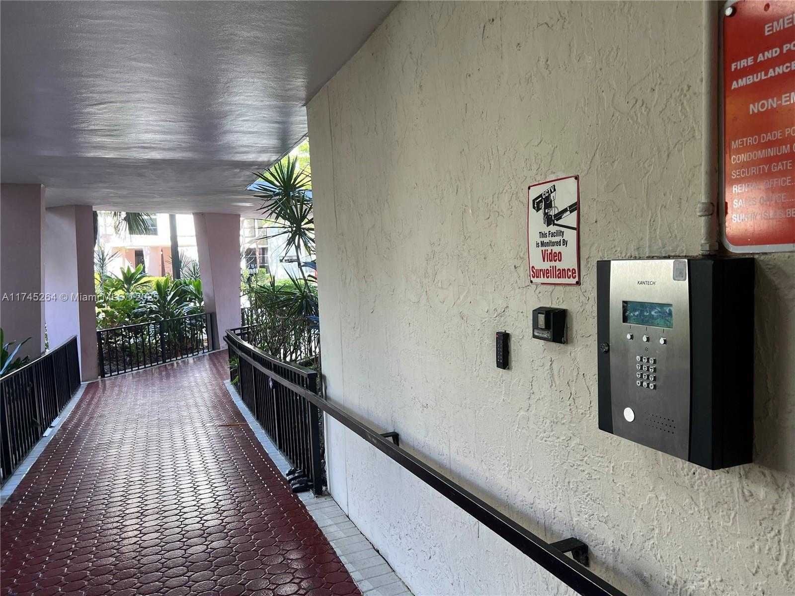 Small Image of 17011 NORTH BAY RD #111, Sunny Isles Beach Number 8