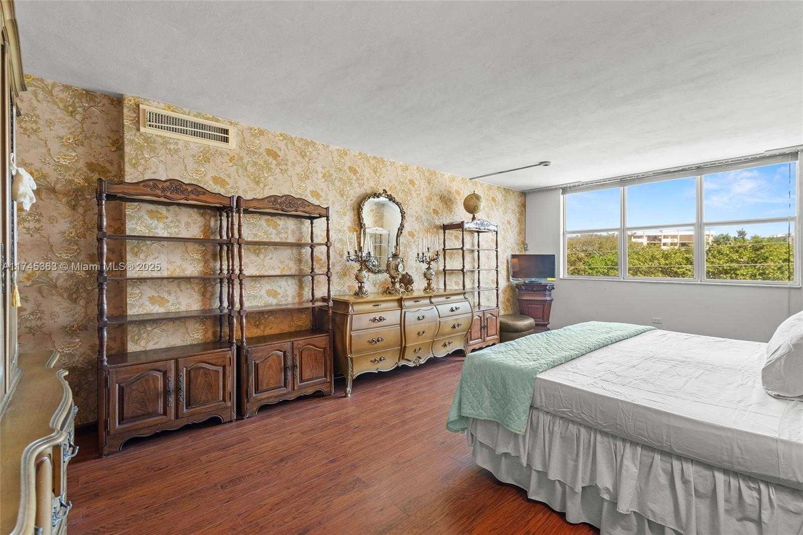 Small Image of 9240 WEST BAY HARBOR DR #4A, Bay Harbor Islands Number 19