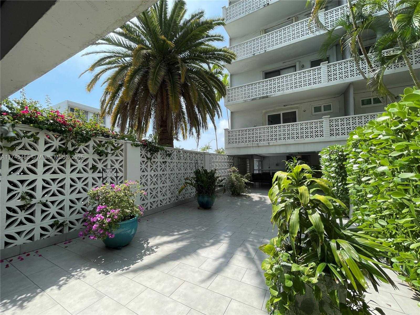 Small Image of 1620 WEST AVE #401, Miami Beach Number 17