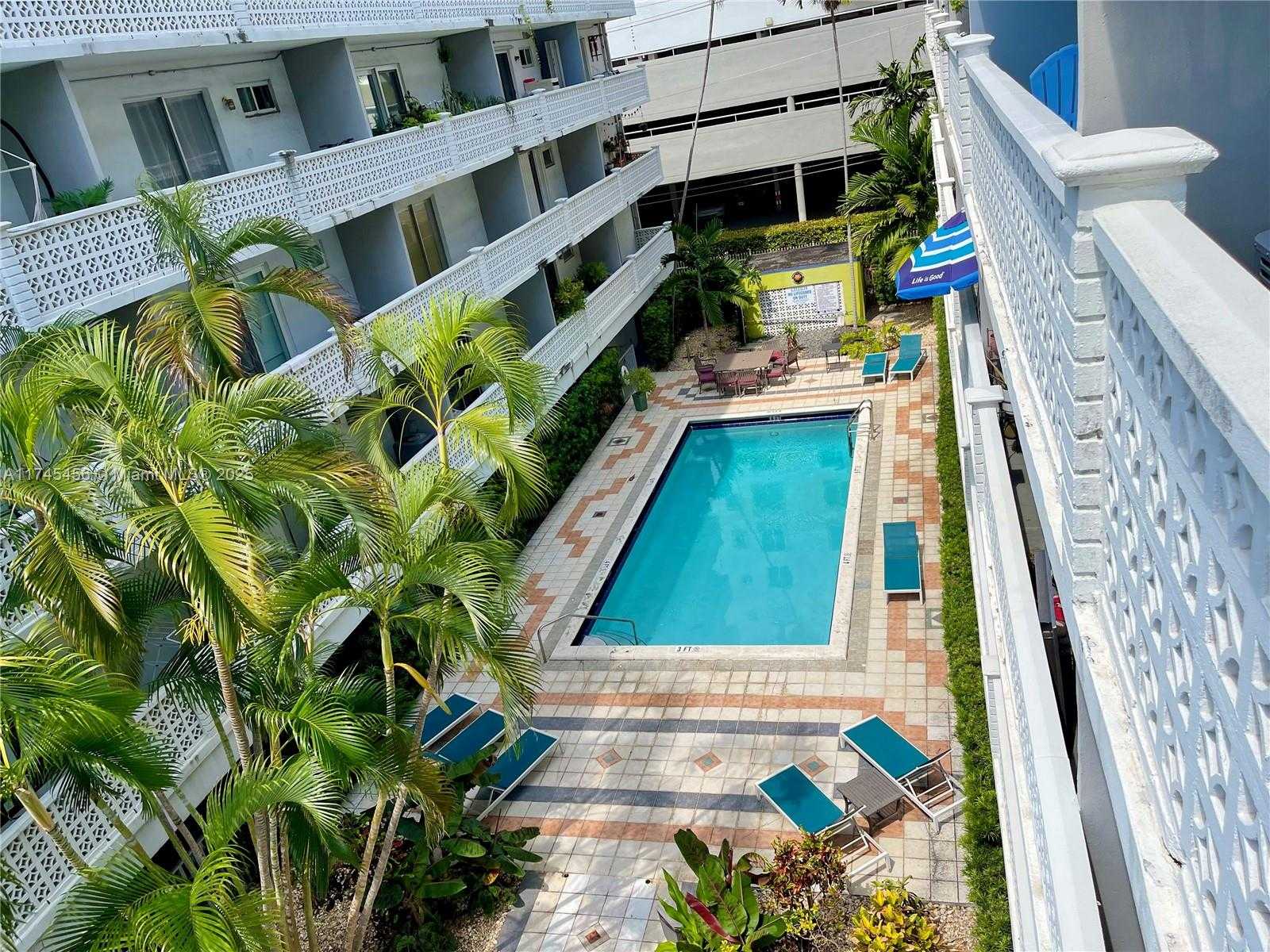 Small Image of 1620 WEST AVE #401, Miami Beach Number 18
