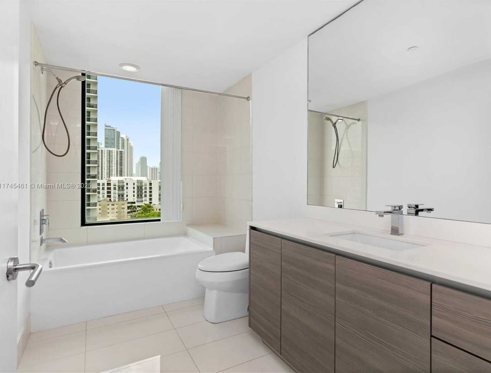 Small Image of 460 NORTH EAST 28TH ST #808, Miami Number 31
