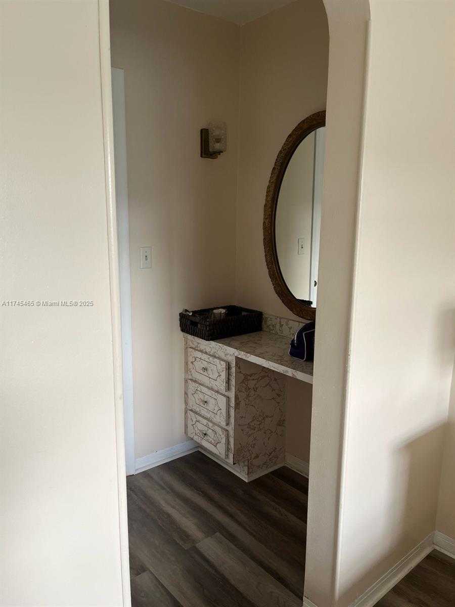 Small Image of 2855 LEONARD DR #H305, Aventura Number 10