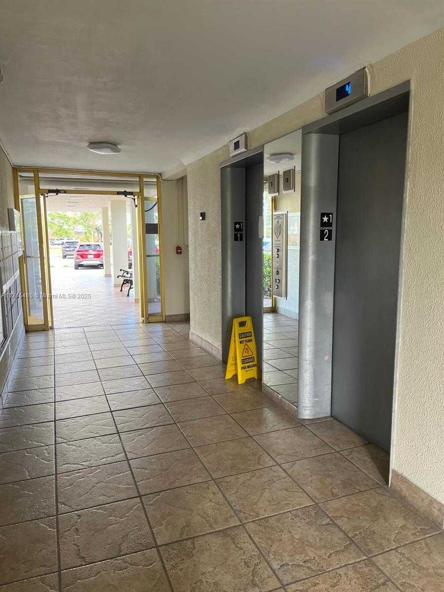 Small Image of 2855 LEONARD DR #H305, Aventura Number 11
