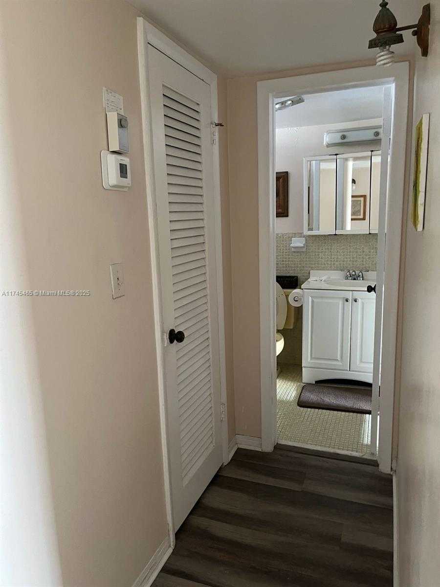 Small Image of 2855 LEONARD DR #H305, Aventura Number 12