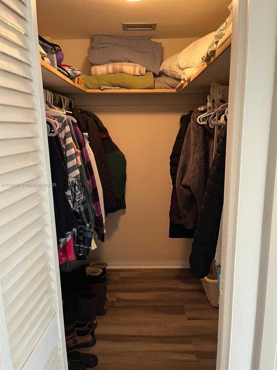 Small Image of 2855 LEONARD DR #H305, Aventura Number 14