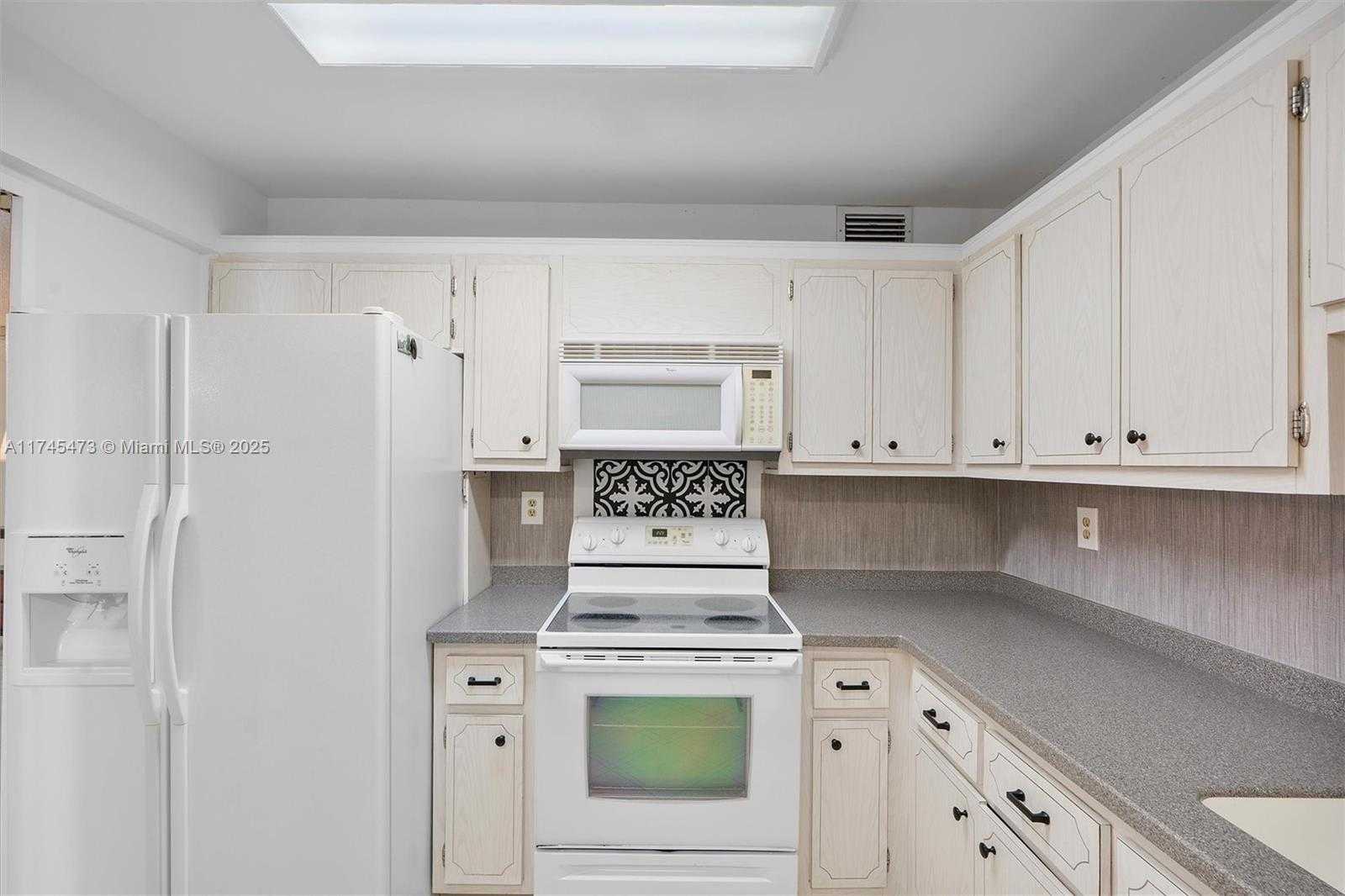 Small Image of 1601 SOUTH OCEAN DR #1101, Hollywood Number 10