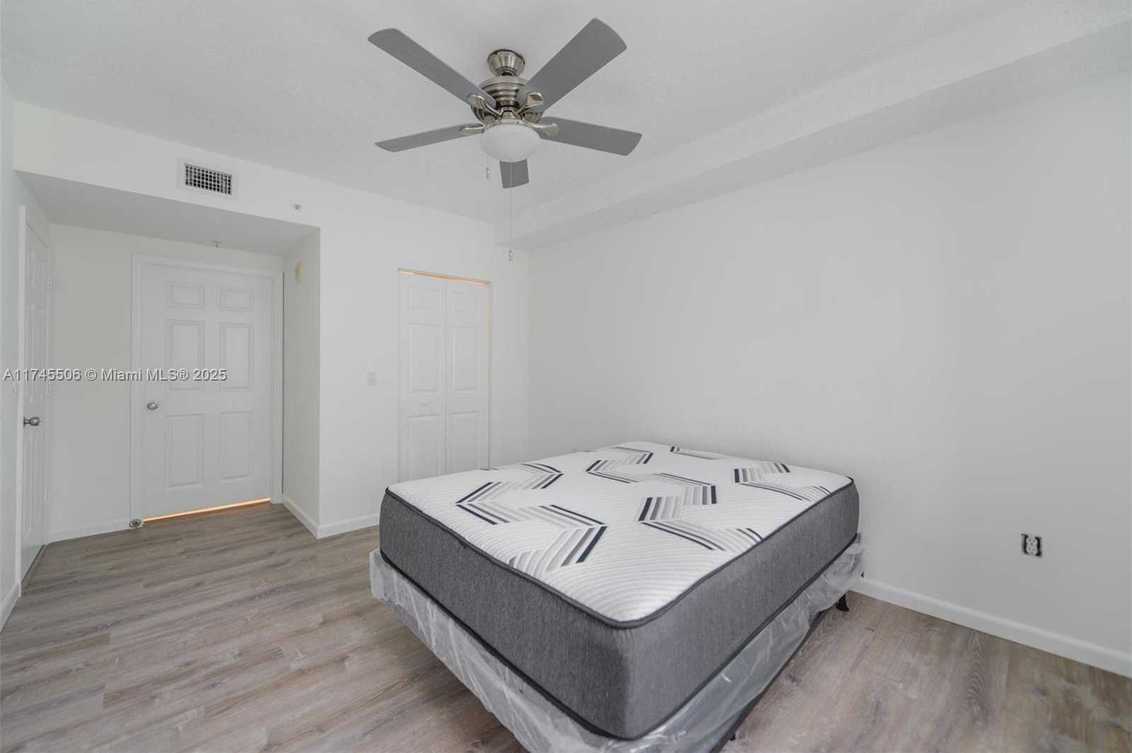 Small Image of 17100 NORTH BAY RD #1303, Sunny Isles Beach Number 12