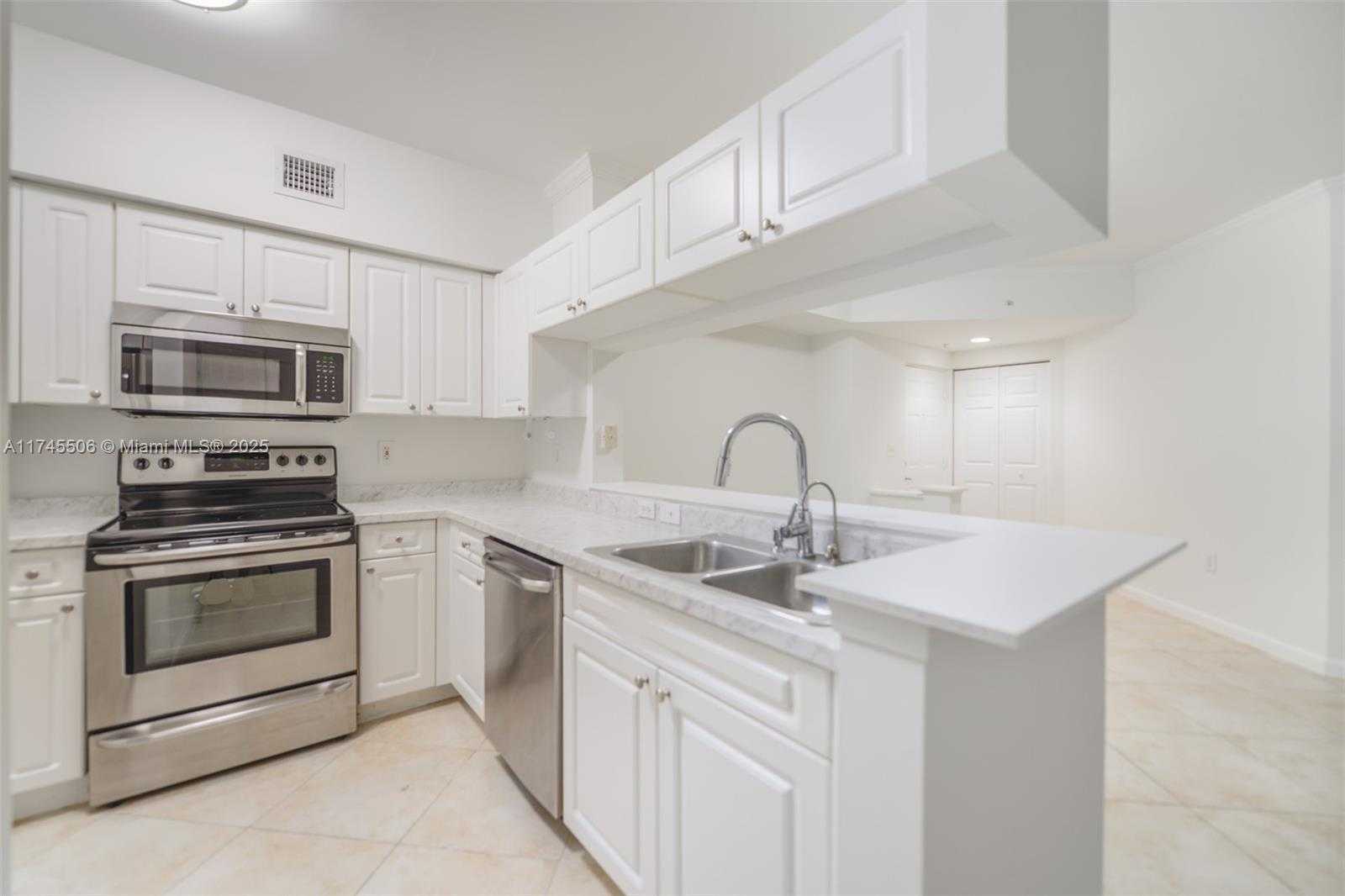 Small Image of 17100 NORTH BAY RD #1303, Sunny Isles Beach Number 5