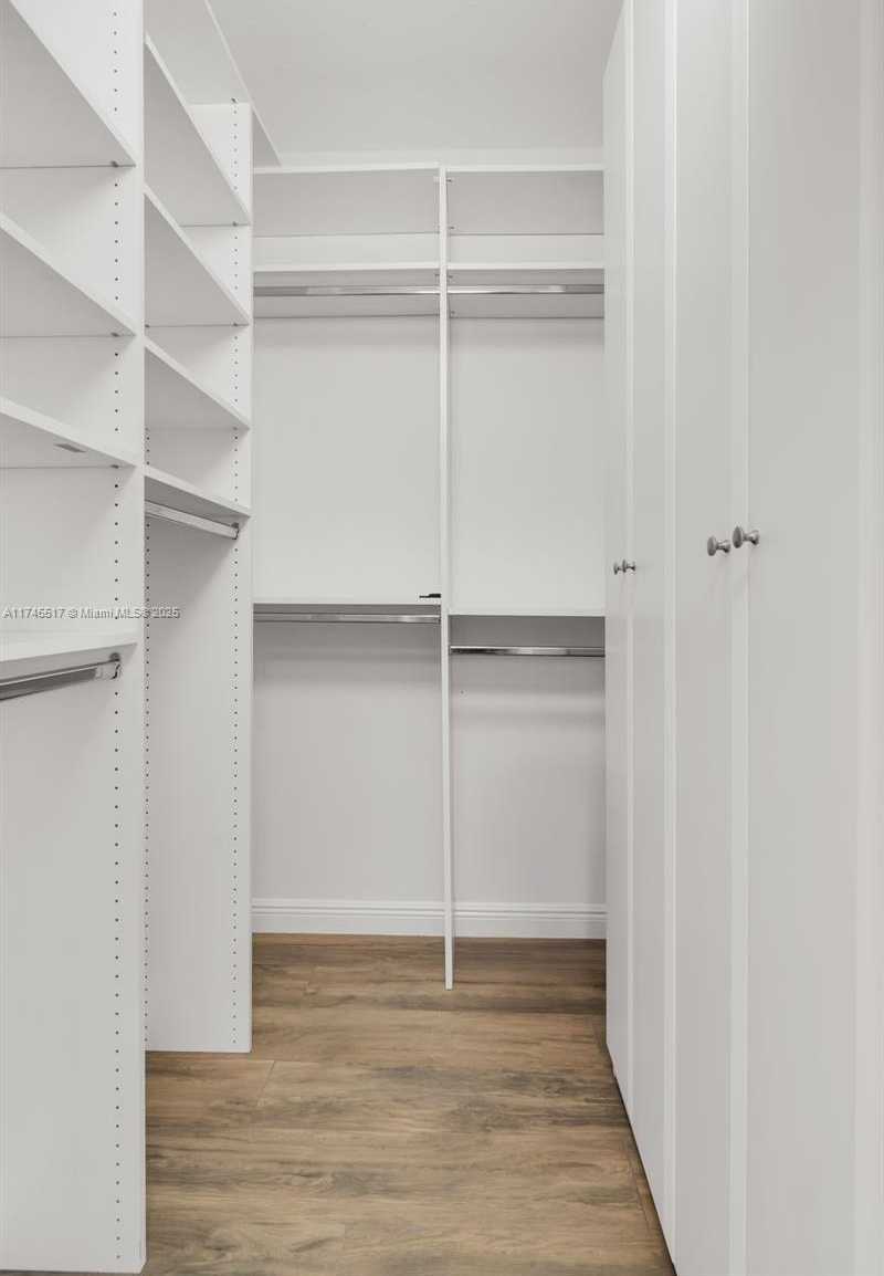 Small Image of 888 Douglas Rd, Coral Gables, FL 33134, USA Number 19