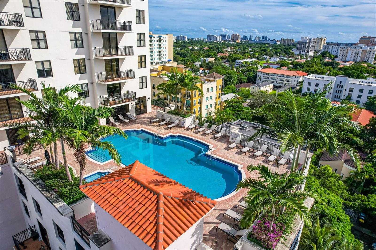 Small Image of 888 Douglas Rd, Coral Gables, FL 33134, USA Number 2