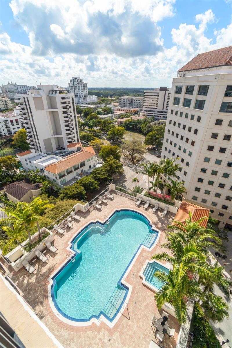 Small Image of 888 Douglas Rd, Coral Gables, FL 33134, USA Number 23