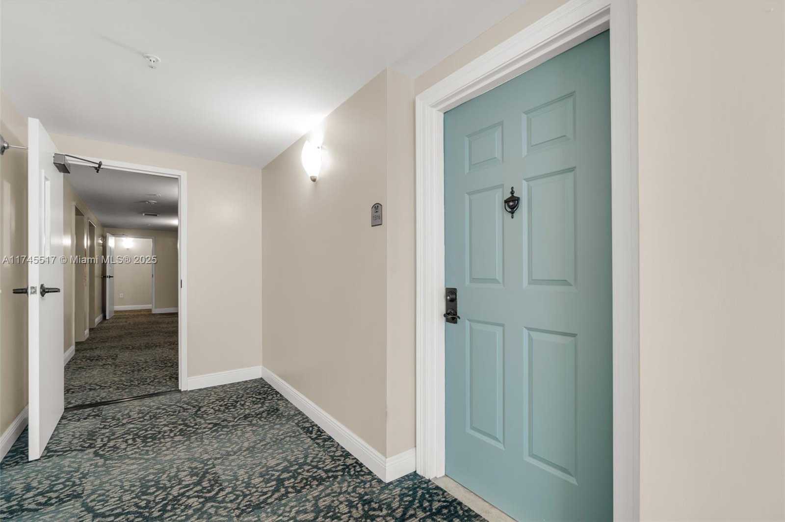 Small Image of 888 Douglas Rd, Coral Gables, FL 33134, USA Number 9