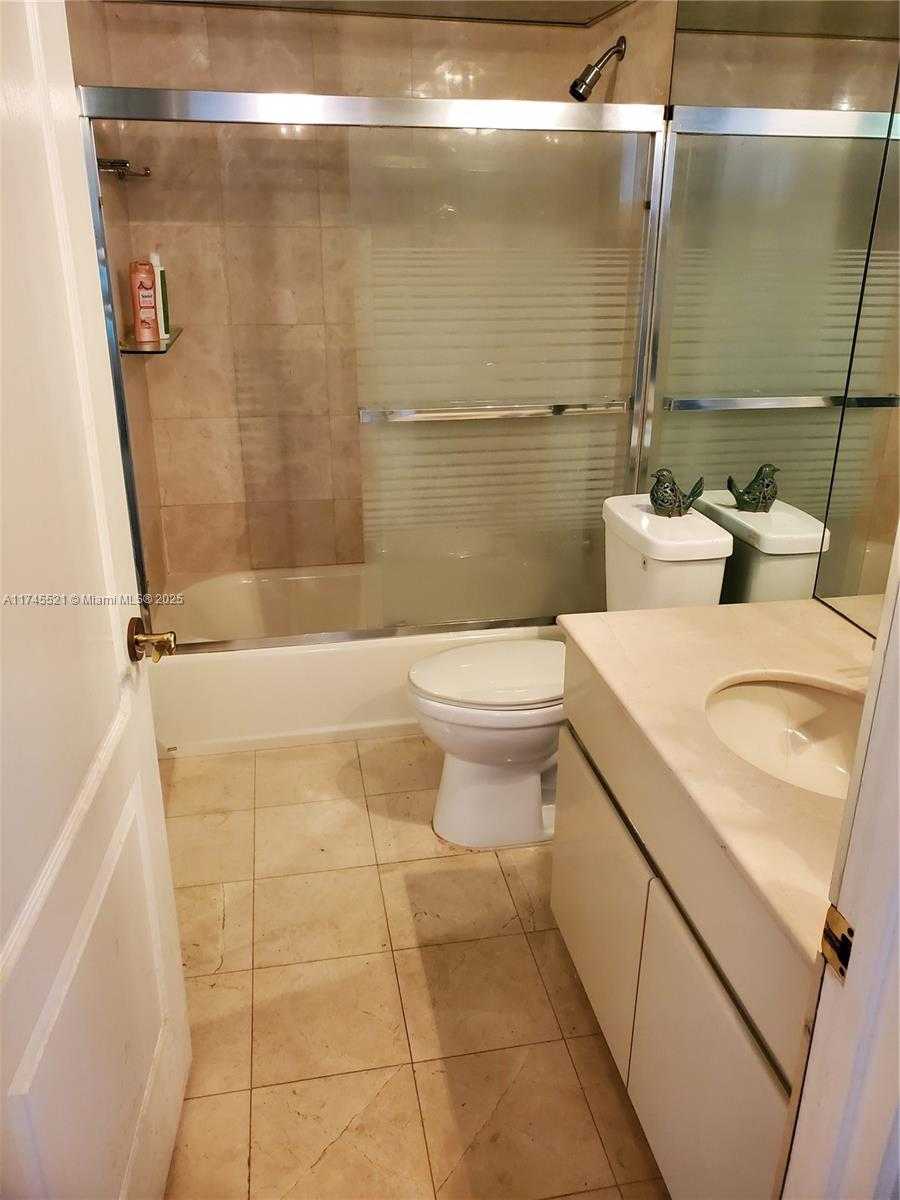 Small Image of 5757 COLLINS AVE #1902, Miami Beach Number 19