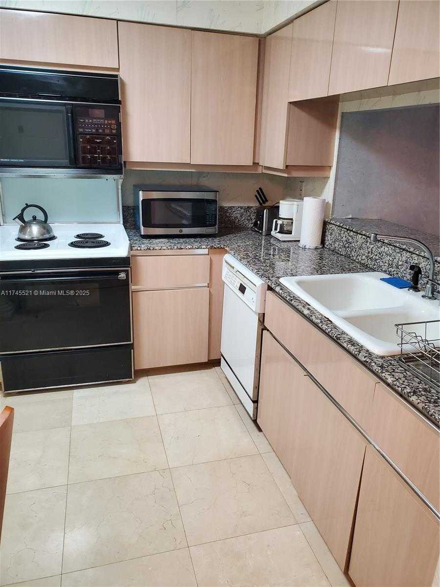 Small Image of 5757 COLLINS AVE #1902, Miami Beach Number 20