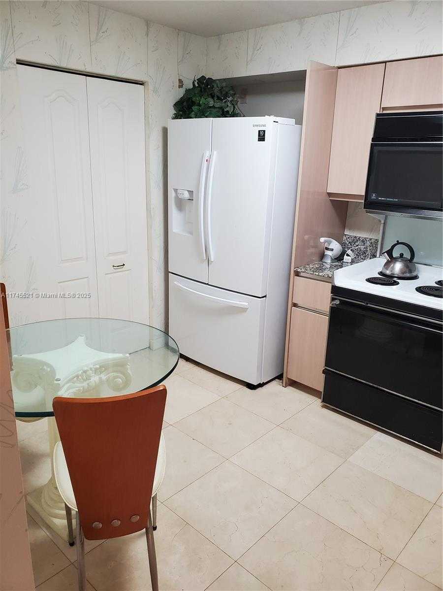 Small Image of 5757 COLLINS AVE #1902, Miami Beach Number 21