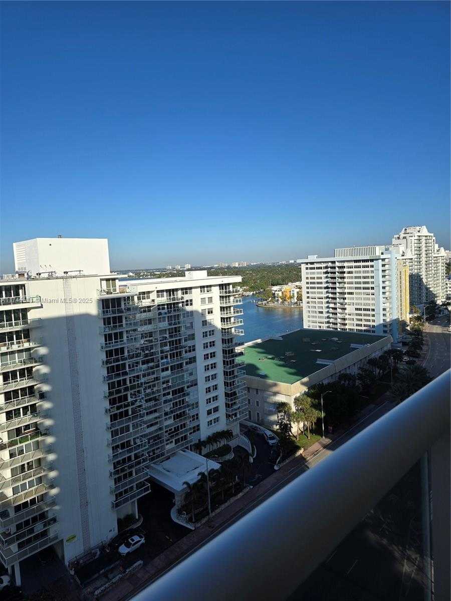 Small Image of 5757 COLLINS AVE #1902, Miami Beach Number 3