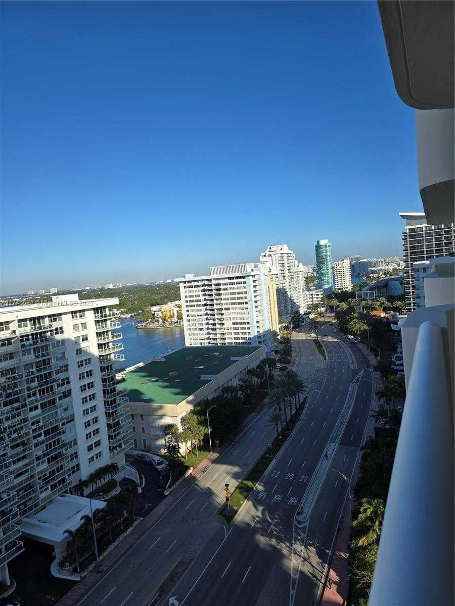 Small Image of 5757 COLLINS AVE #1902, Miami Beach Number 4