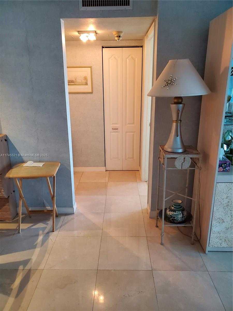 Small Image of 5757 COLLINS AVE #1902, Miami Beach Number 7