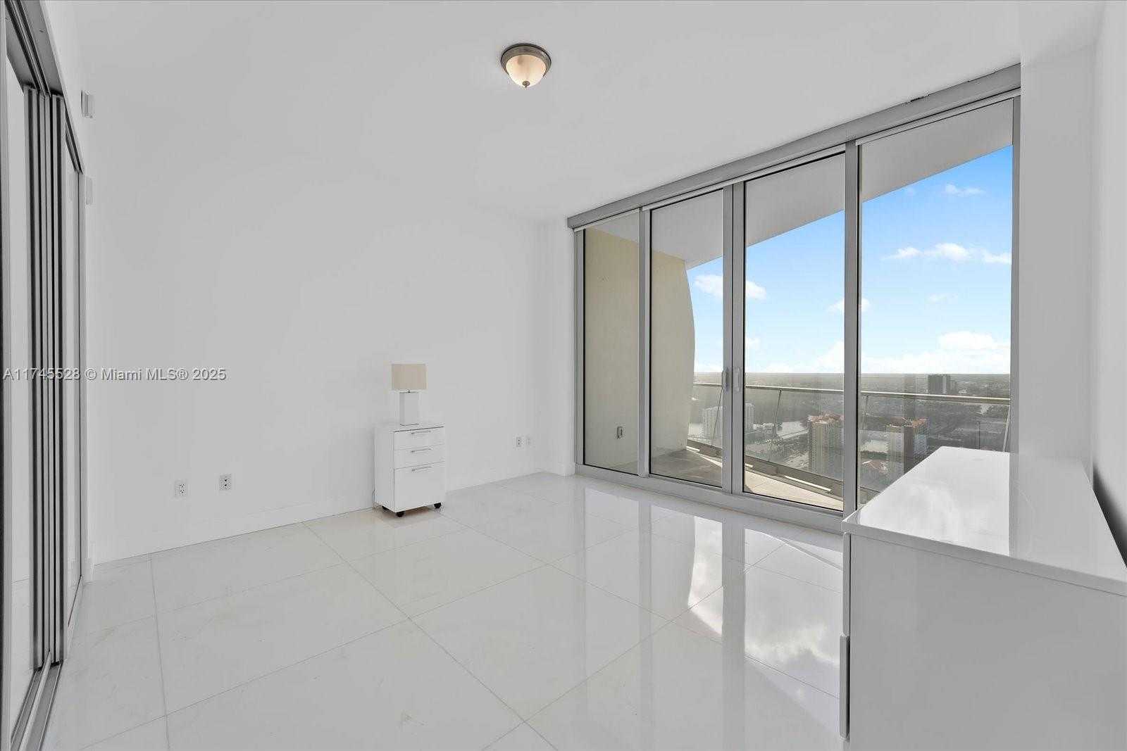 Small Image of 16901 COLLINS AVE #3905, Sunny Isles Beach Number 21