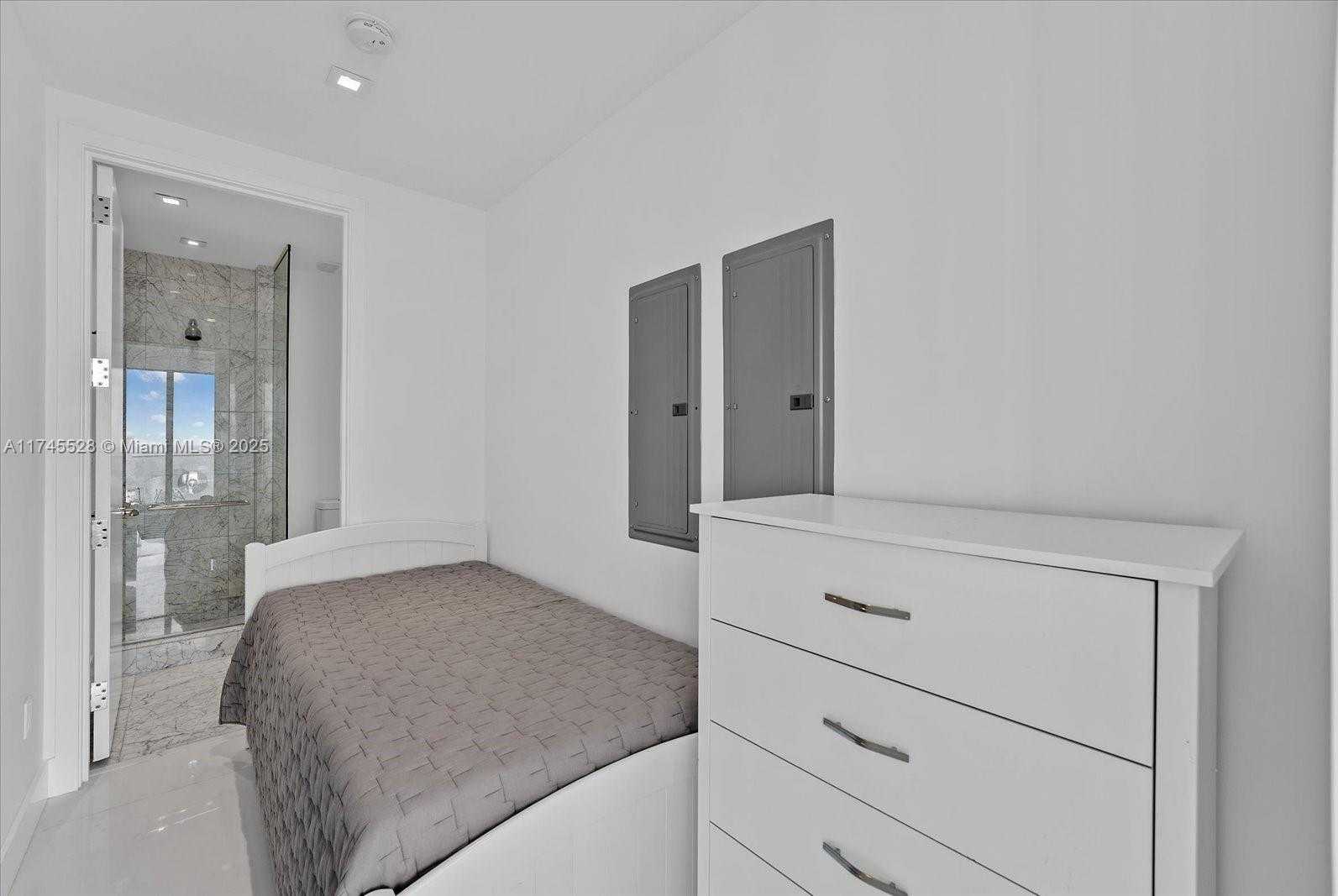 Small Image of 16901 COLLINS AVE #3905, Sunny Isles Beach Number 26