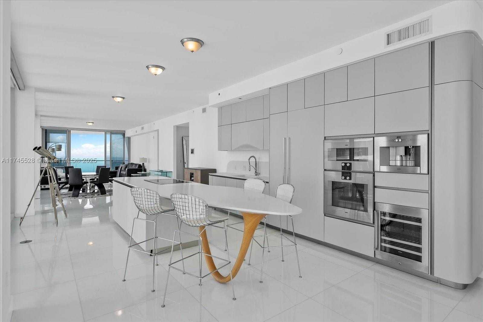 Small Image of 16901 COLLINS AVE #3905, Sunny Isles Beach Number 7