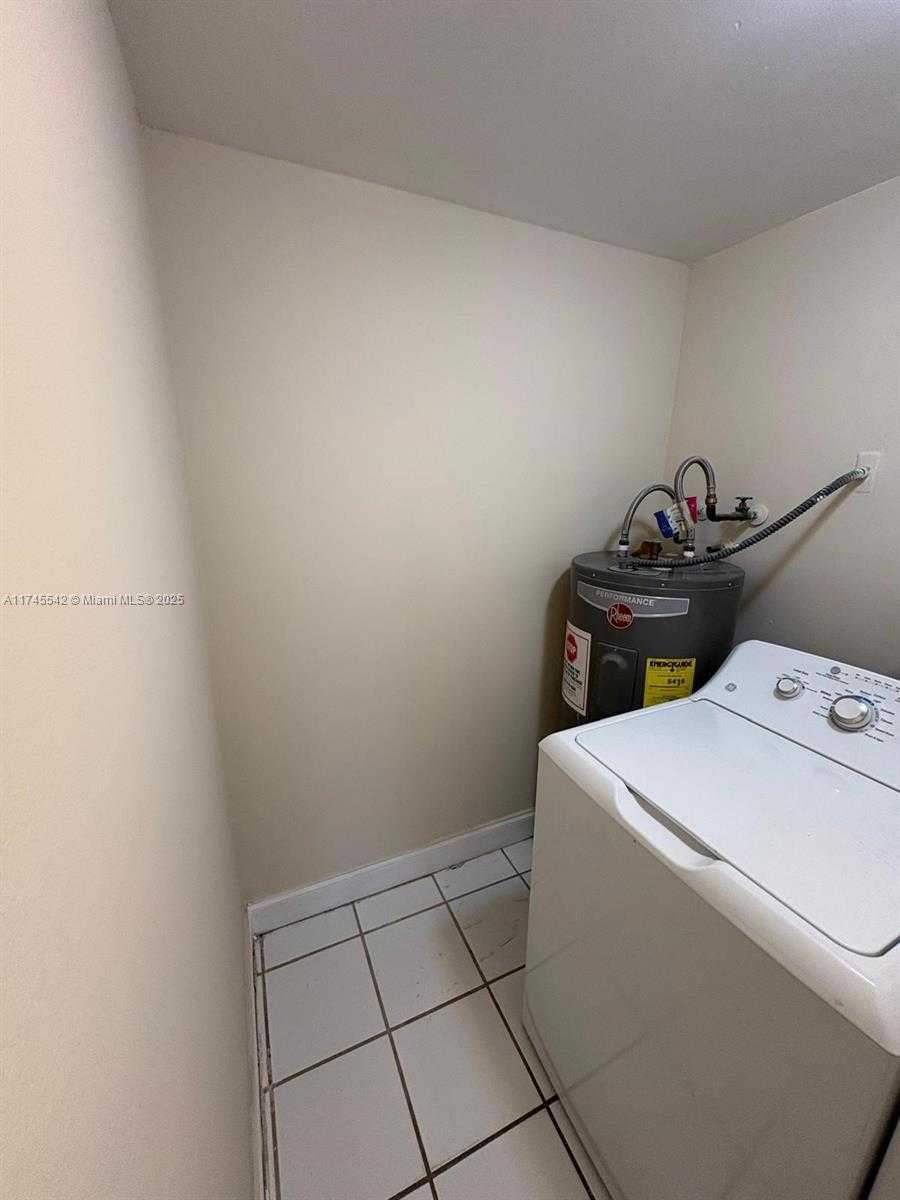 Small Image of 129 SAN REMO BLVD, North Lauderdale Number 16