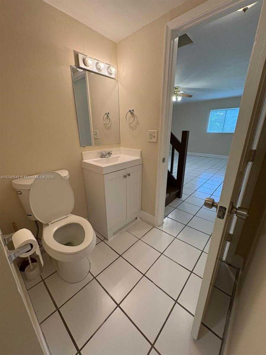 Small Image of 129 SAN REMO BLVD, North Lauderdale Number 17