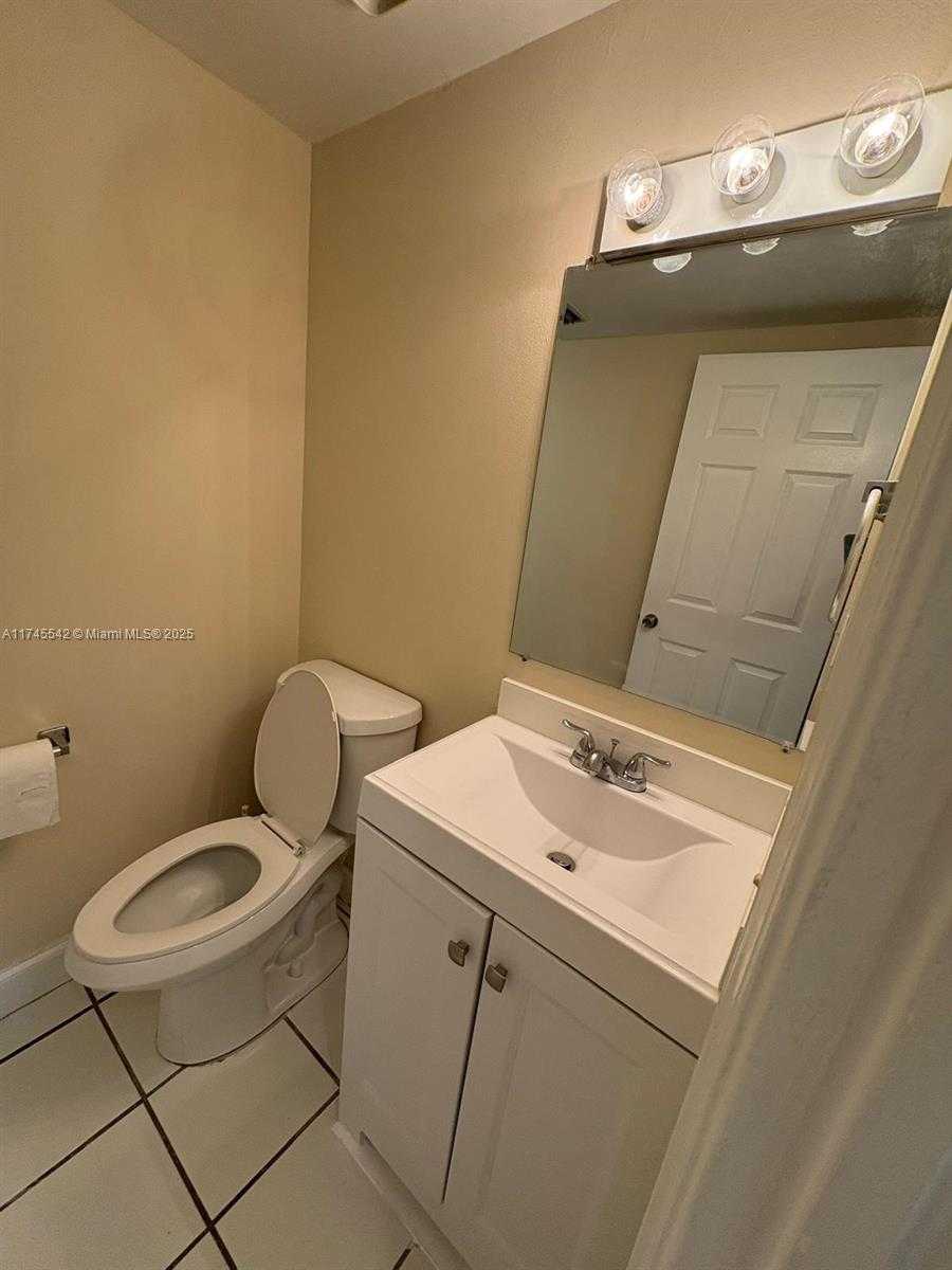 Small Image of 129 SAN REMO BLVD, North Lauderdale Number 18