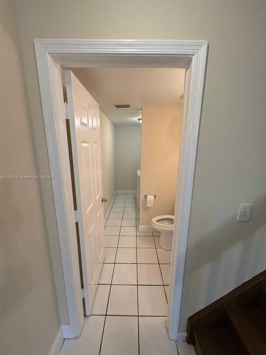 Small Image of 129 SAN REMO BLVD, North Lauderdale Number 19