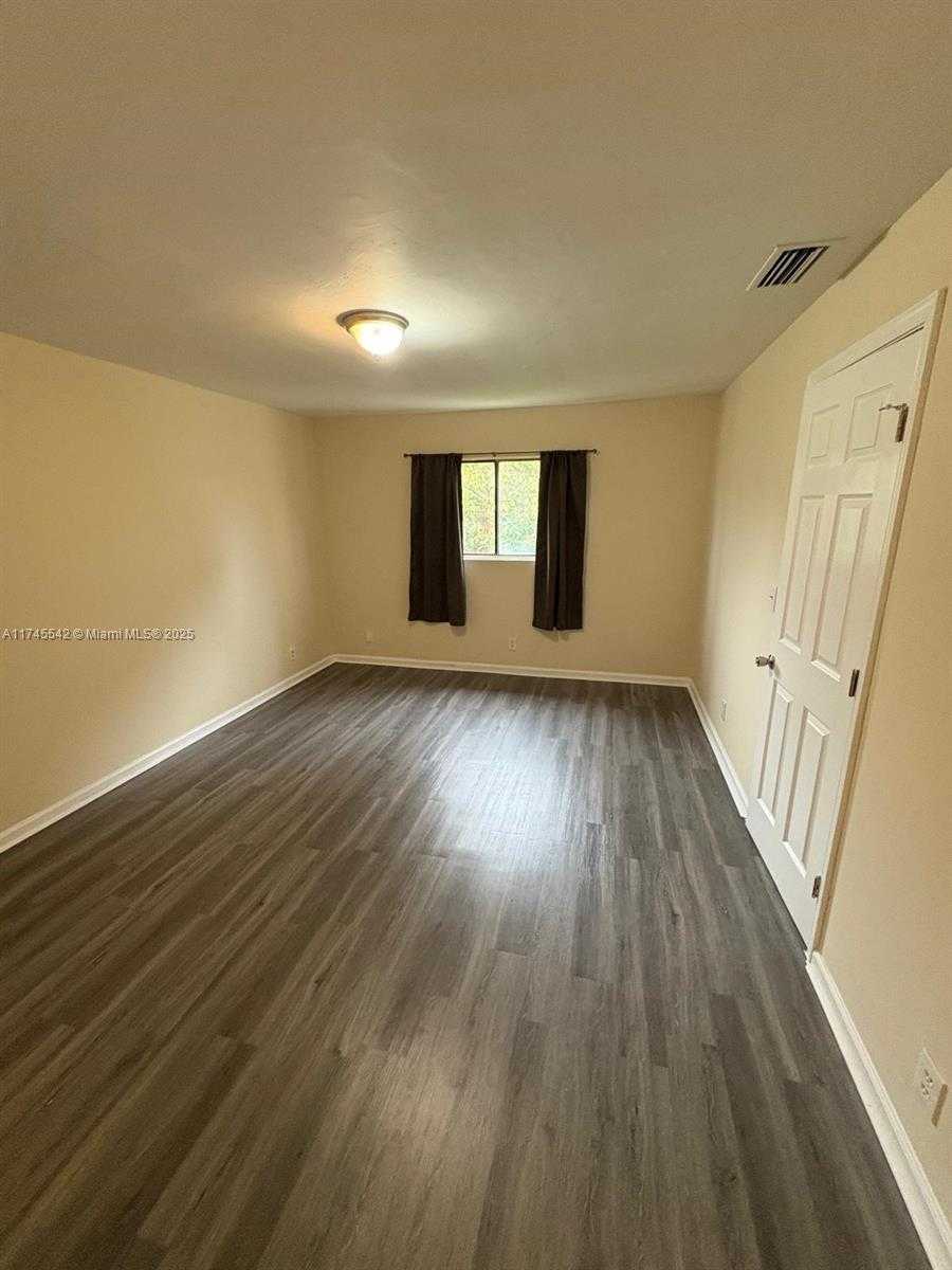 Small Image of 129 SAN REMO BLVD, North Lauderdale Number 23