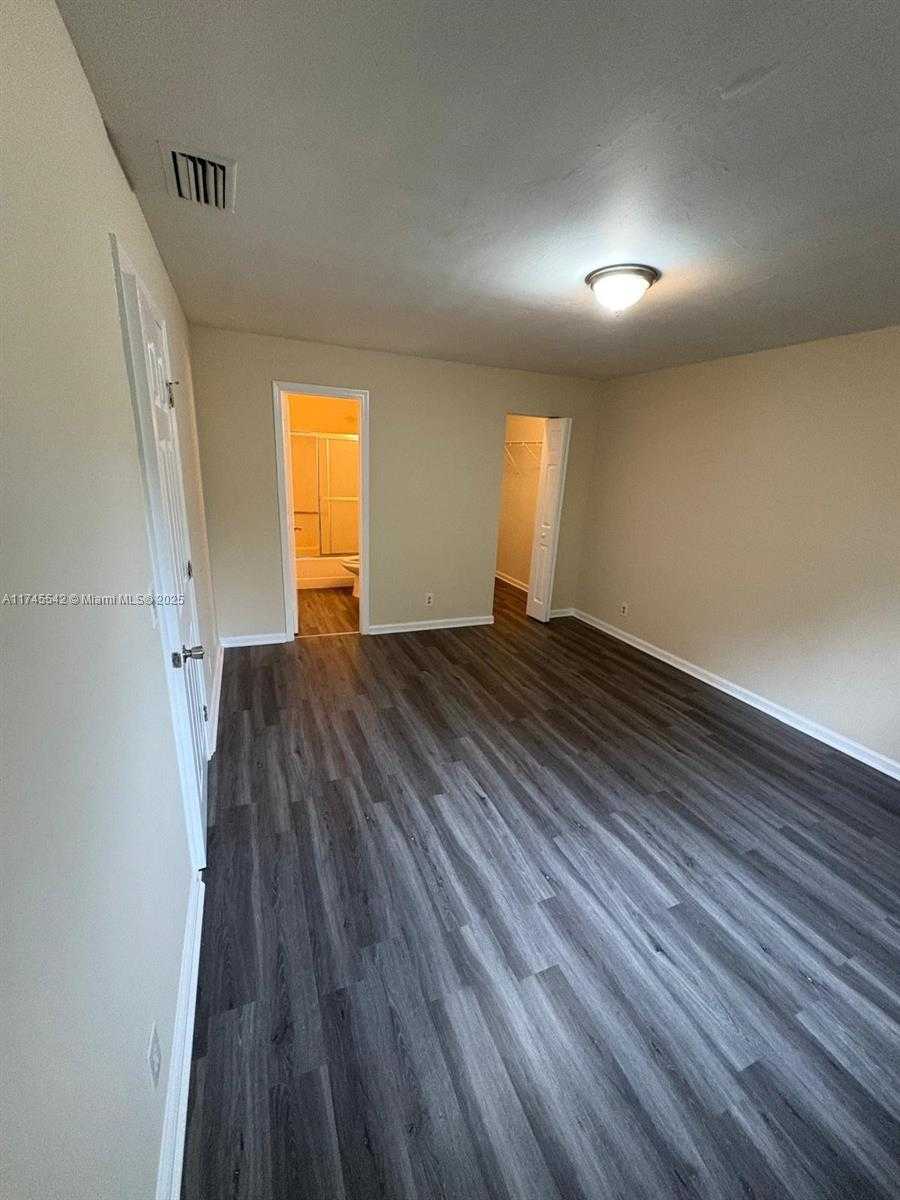 Small Image of 129 SAN REMO BLVD, North Lauderdale Number 27