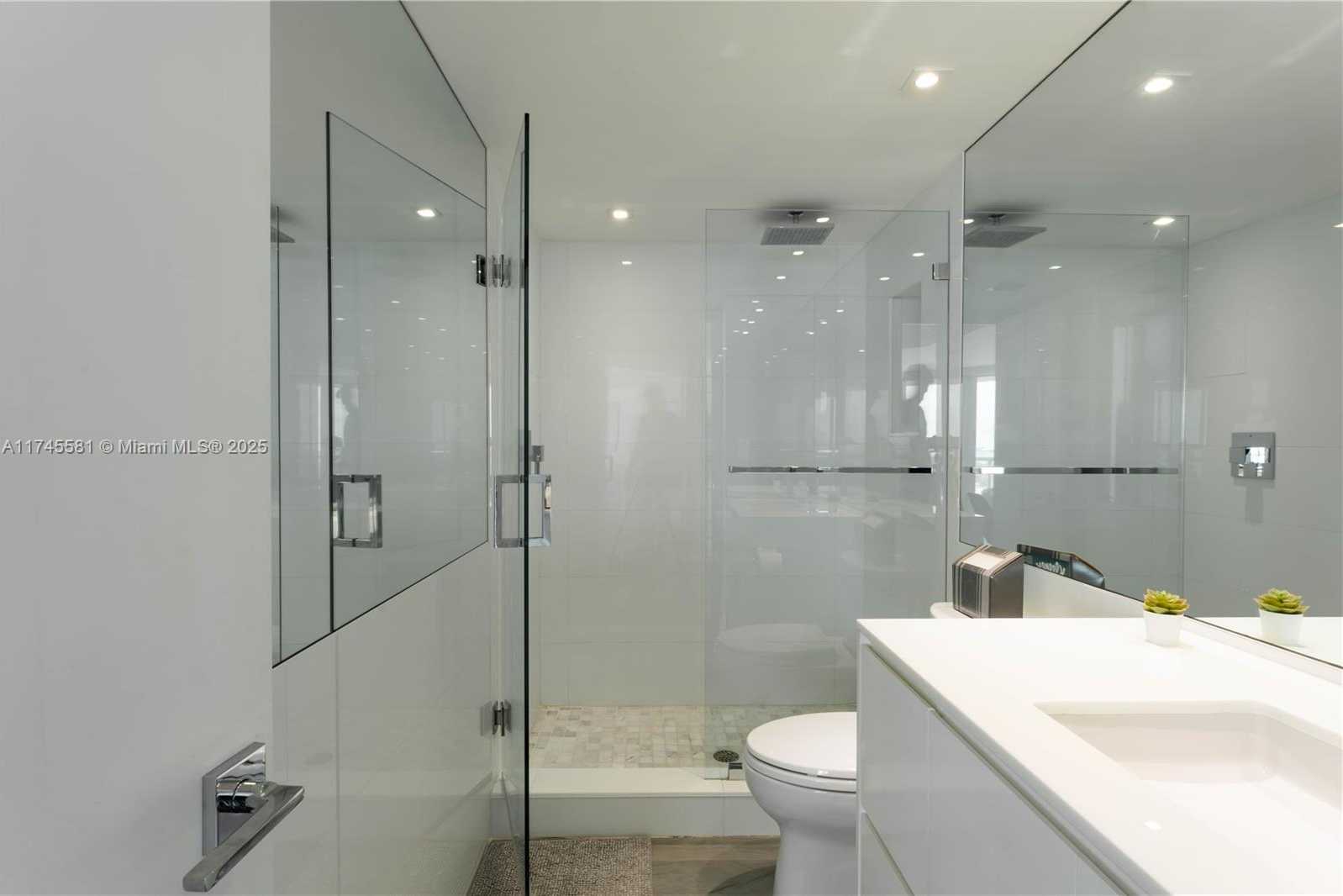 Small Image of 7330 OCEAN TER #19-D, Miami Beach Number 18