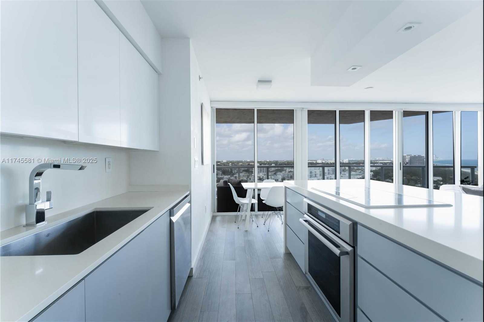 Small Image of 7330 OCEAN TER #19-D, Miami Beach Number 4