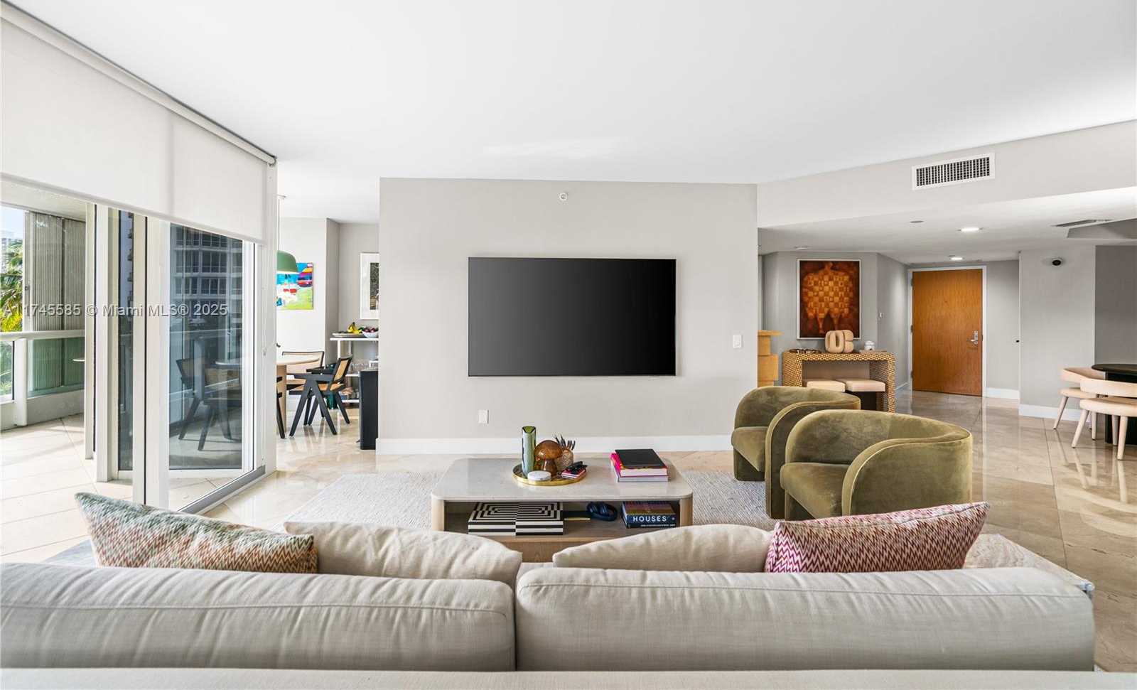 Small Image of 21055 YACHT CLUB DR #702, Aventura Number 14