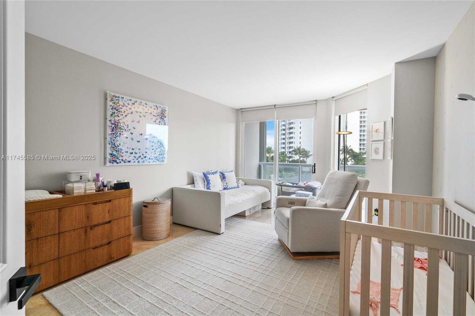 Small Image of 21055 YACHT CLUB DR #702, Aventura Number 16