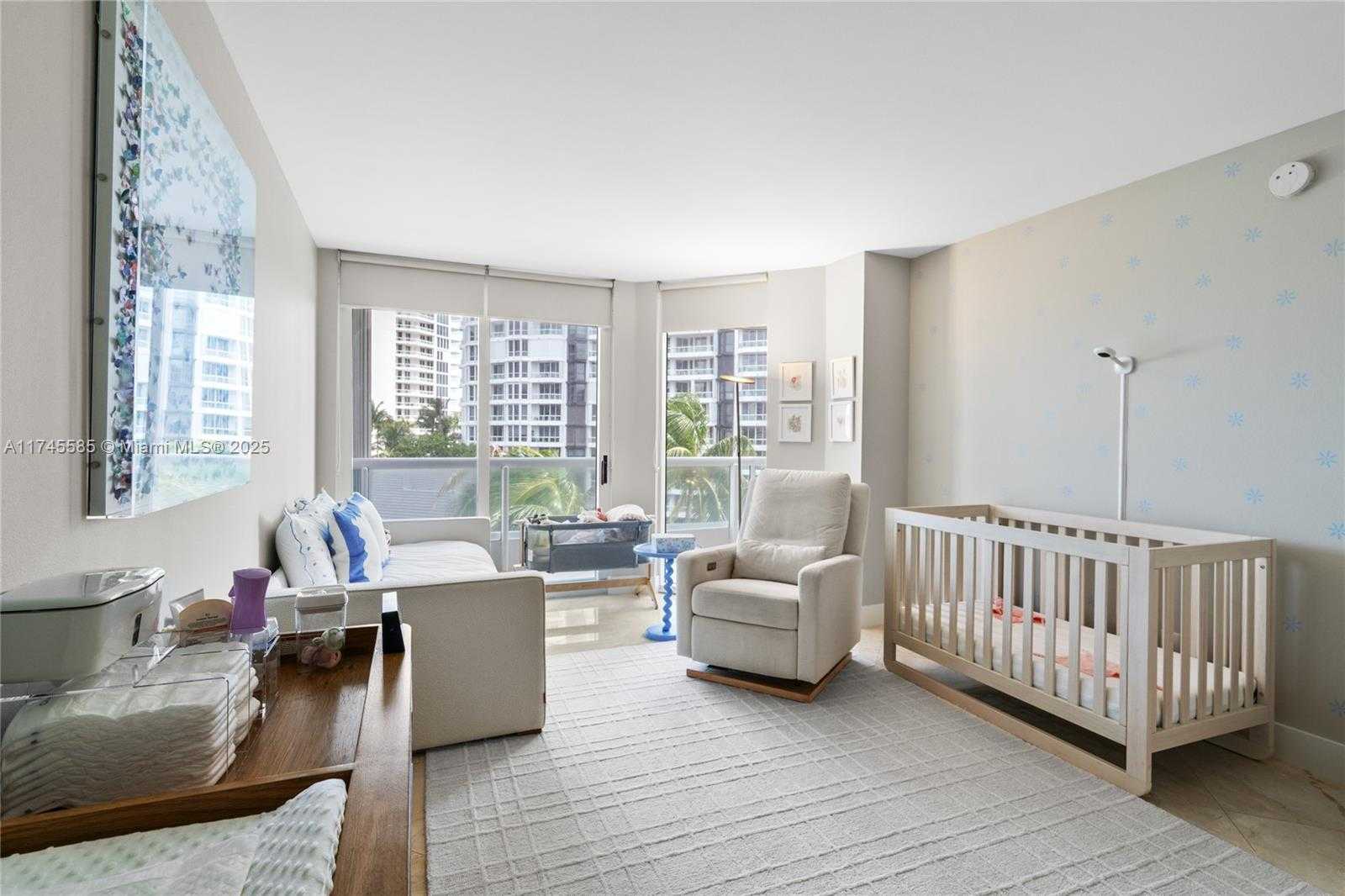 Small Image of 21055 YACHT CLUB DR #702, Aventura Number 17