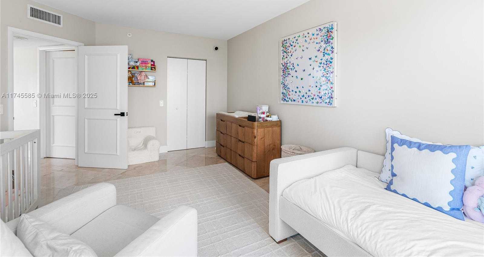 Small Image of 21055 YACHT CLUB DR #702, Aventura Number 18