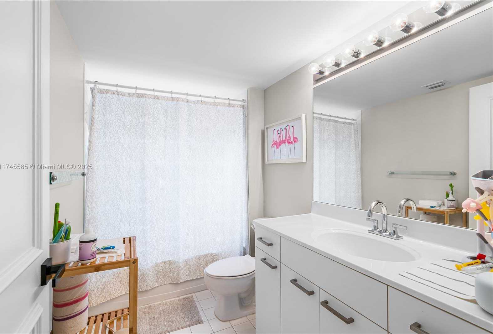 Small Image of 21055 YACHT CLUB DR #702, Aventura Number 19