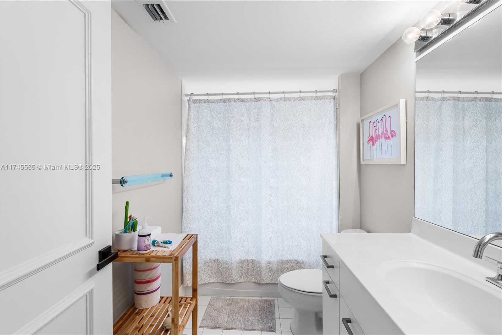 Small Image of 21055 YACHT CLUB DR #702, Aventura Number 20